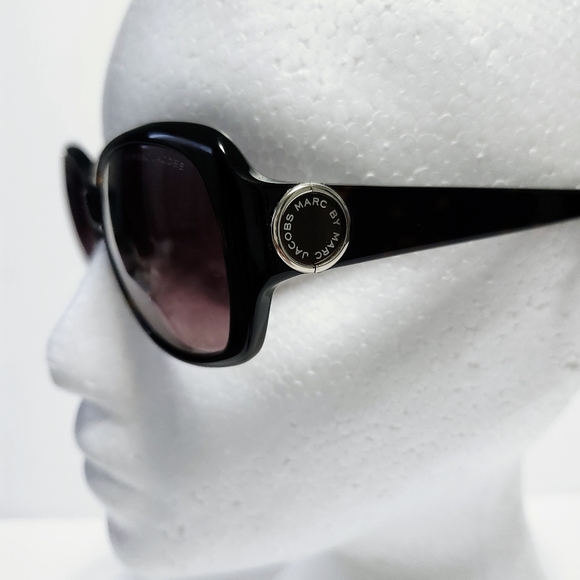 Marc Jacobs Accessories - Marc Jacobs Sunglasses gradient